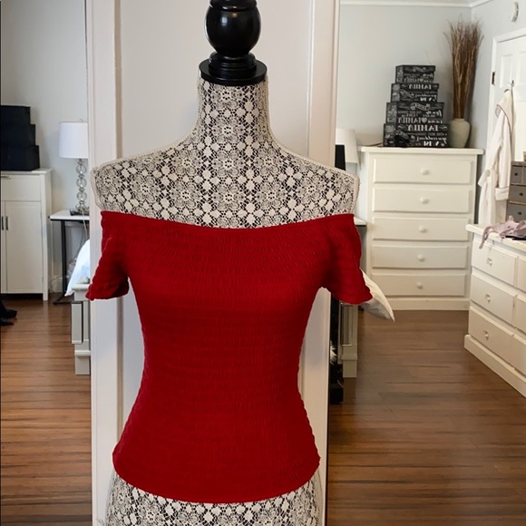 Brandy Melville Red Charlene Smocked Top - Picture 4 of 6